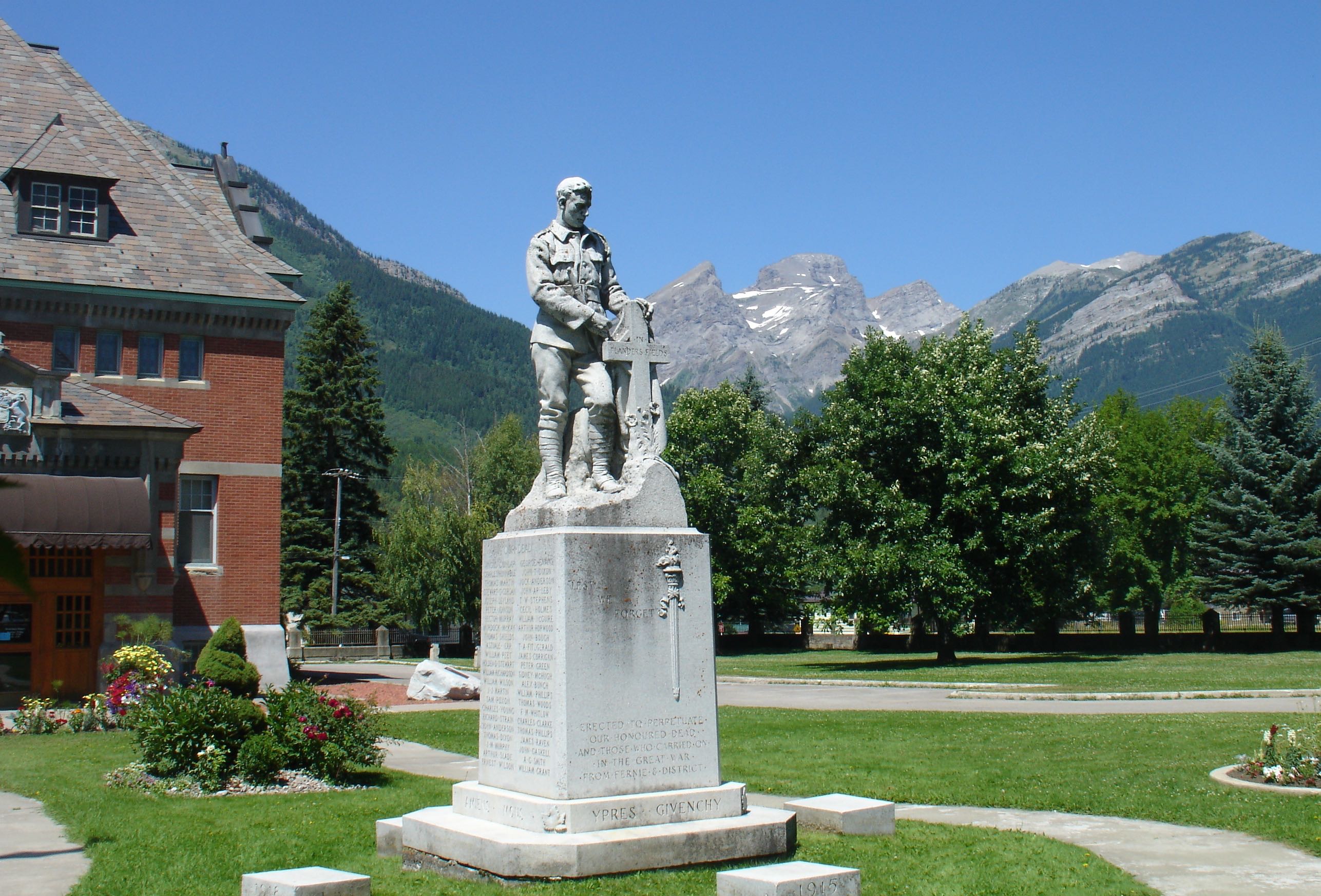 Washburn Statue Fernie