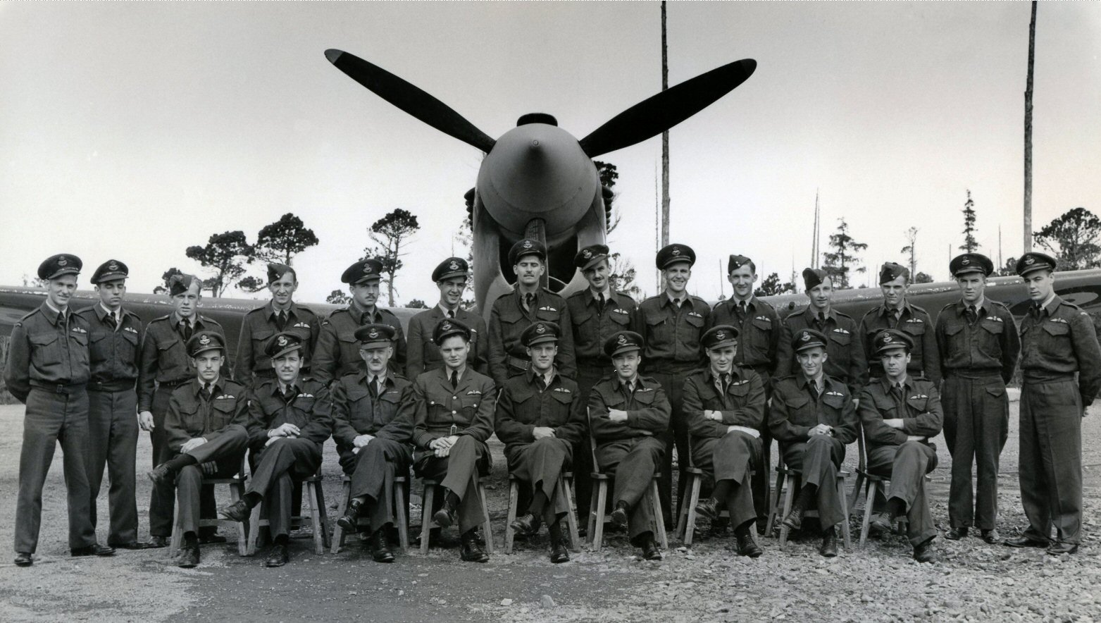 From 1943 of 118 Sqn, Ward is standing at far left.
